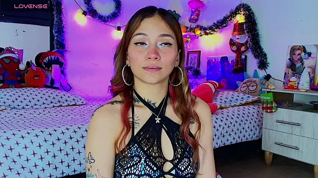 alisson zafiro  online show from 4, 12, 2025