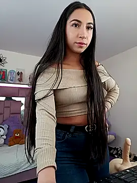 Snapshot of AriadnaCappelletty chatting on 8, 11, 2025 AriadnaCappelletty online show from 8, 11, 2025