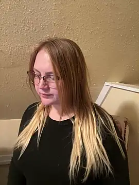 PhatAssBlond online show from 2, 2, 2025