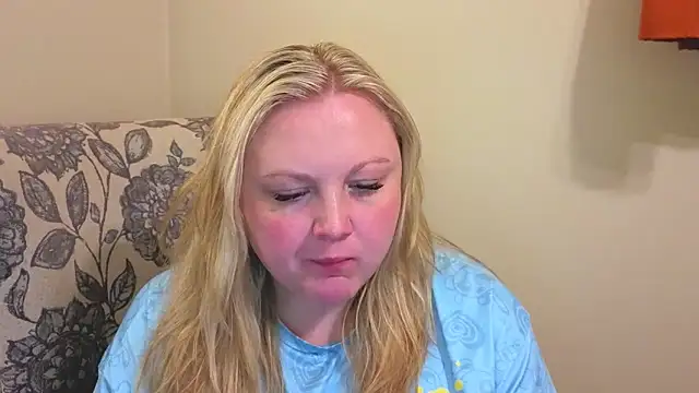 Snapshot of PhatAssBlond chatting on 27, 4, 2026 PhatAssBlond online show from 27, 4, 2026