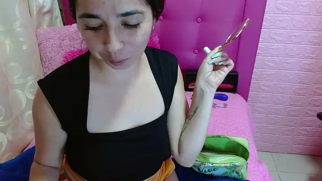 Snapshot of kendall_all4u chatting on 28, 12, 2024 kendall all4u online show from 28, 12, 2024