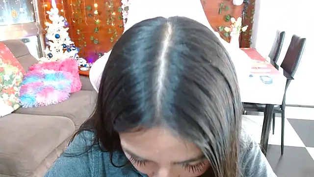 Snapshot of kendall_all4u chatting on 4, 12, 2025 kendall all4u online show from 4, 12, 2025