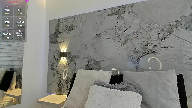 LIZ HOLMES online show from 12, 11, 2025