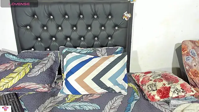 Darlyquenn11 online show from 23, 12, 2024