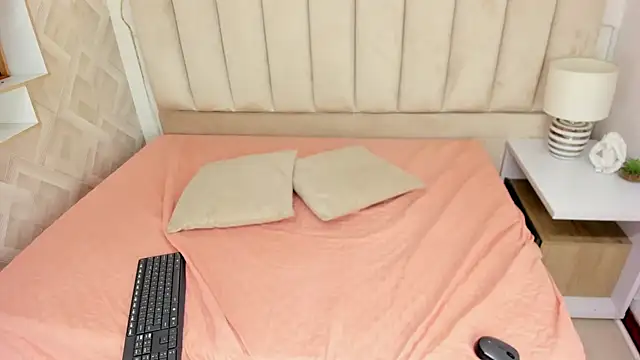 Anniie Queen online show from 23, 12, 2025