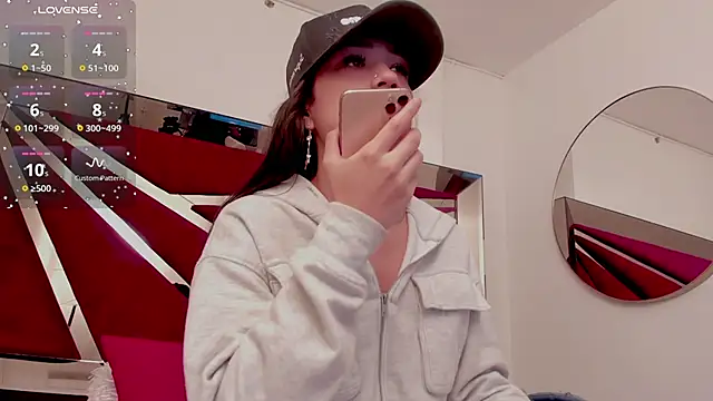 Snapshot of FaloonRoussel chatting on 30, 6, 2026 FaloonRoussel online show from 30, 6, 2026