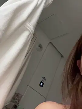 lyajoliee online show from 2, 2, 2026