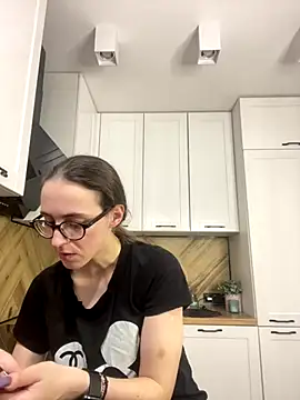 Snapshot of MartiniiSelenna chatting on 8, 11, 2025 MartiniiSelenna online show from 8, 11, 2025