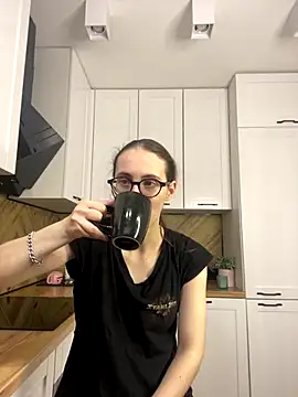 Snapshot of MartiniiSelenna chatting on 28, 11, 2025 MartiniiSelenna online show from 28, 11, 2025