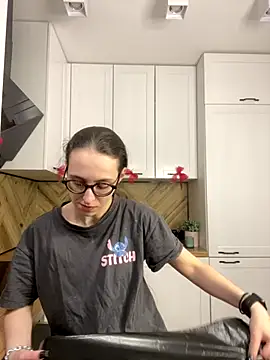 Snapshot of MartiniiSelenna chatting on 19, 12, 2025 MartiniiSelenna online show from 19, 12, 2025