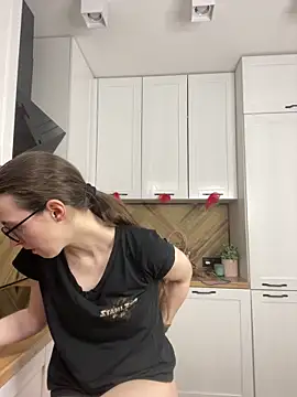 Snapshot of MartiniiSelenna chatting on 8, 4, 2026 MartiniiSelenna online show from 8, 4, 2026