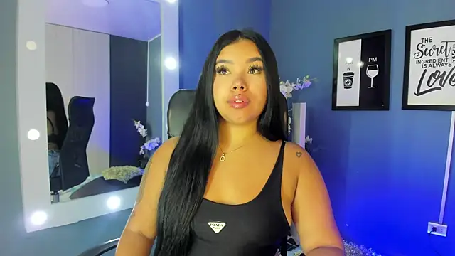 Snapshot of MarianaGarciaa__ chatting on 13, 4, 2026 MarianaGarciaa online show from 13, 4, 2026