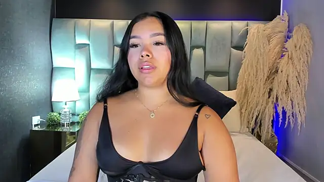 Snapshot of MarianaGarciaa__ chatting on 15, 4, 2026 MarianaGarciaa online show from 15, 4, 2026