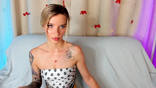 Snapshot of AlinaLovelyX chatting on 28, 6, 2026 AlinaLovelyX online show from 28, 6, 2026
