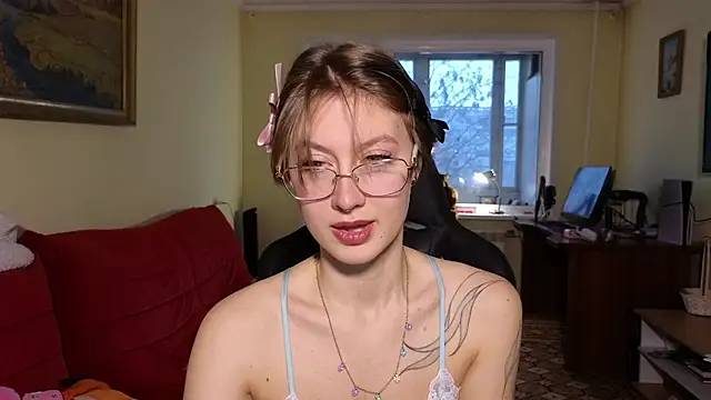 Snapshot of MalvinaBlum chatting on 18, 11, 2025 MalvinaBlum online show from 18, 11, 2025