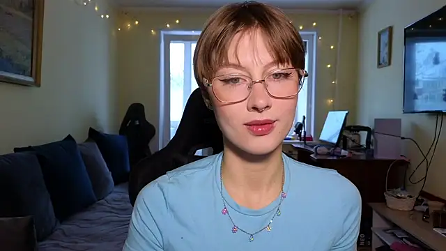 Snapshot of MalvinaBlum chatting on 19, 12, 2025 MalvinaBlum online show from 19, 12, 2025