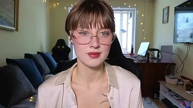 Snapshot of MalvinaBlum chatting on 21, 12, 2025 MalvinaBlum online show from 21, 12, 2025