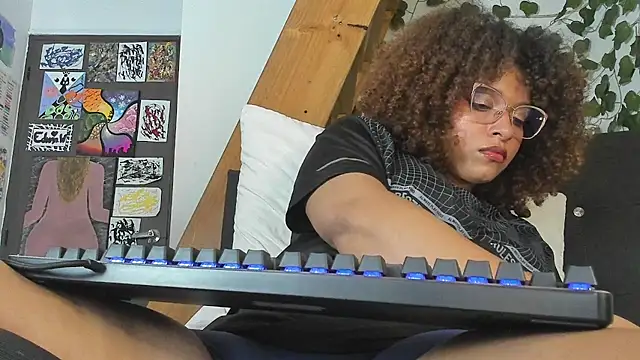 Snapshot of Ada_gales_ chatting on 20, 12, 2024 Ada gales online show from 20, 12, 2024