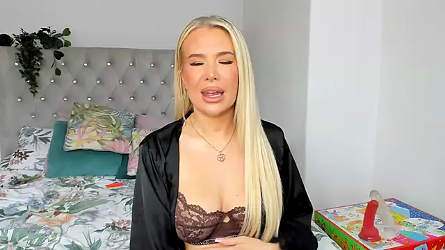 Snapshot of Alexia-Lee chatting on 14, 1, 2025 Alexia-Lee online show from 14, 1, 2025