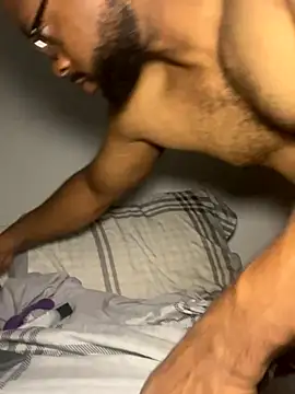 Snapshot of Enos3 chatting on 12, 9, 2025 Enos3 online show from 12, 9, 2025