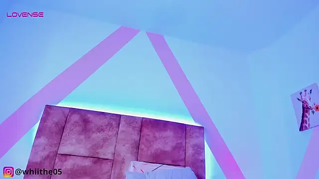 Snapshot of isabella_whiithe chatting on 24, 2, 2025 isabella whiithe online show from 24, 2, 2025