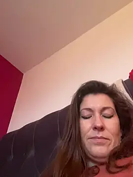 Lwhite1 online show from 11, 2, 2025