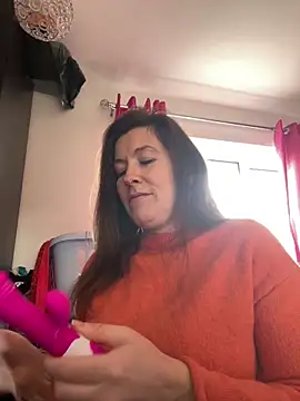 Lwhite1 online show from 17, 2, 2025