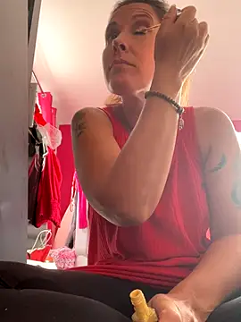 Lwhite1 online show from 8, 9, 2025