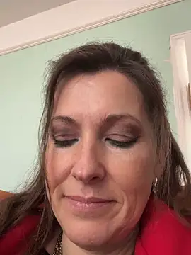 Snapshot of Lwhite1 chatting on 17, 4, 2026 Lwhite1 online show from 17, 4, 2026