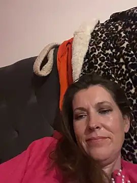 Snapshot of Lwhite1 chatting on 1, 5, 2026 Lwhite1 online show from 1, 5, 2026