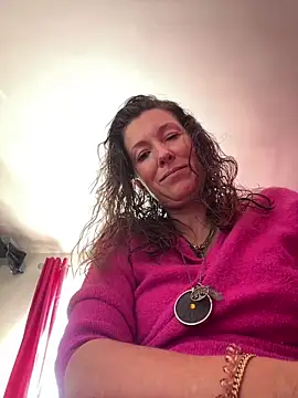 Snapshot of Lwhite1 chatting on 11, 5, 2026 Lwhite1 online show from 11, 5, 2026