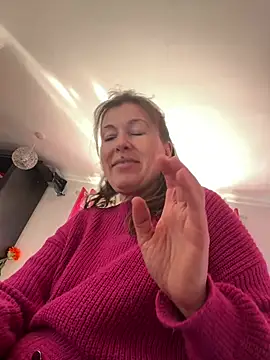 Snapshot of Lwhite1 chatting on 4, 6, 2026 Lwhite1 online show from 4, 6, 2026