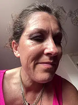 Snapshot of Lwhite1 chatting on 18, 6, 2026 Lwhite1 online show from 18, 6, 2026