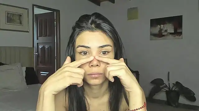 AnaHenao online show from 2, 2, 2026