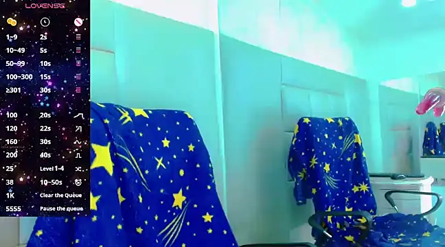 KayleighDreams  online show from 10, 2, 2025