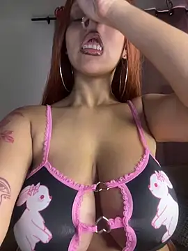 Snapshot of Charlotee_ chatting on 16, 2, 2025 Charlotee online show from 16, 2, 2025