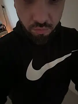 Snapshot of HairyArab90 chatting on 12, 2, 2026 HairyArab90 online show from 12, 2, 2026