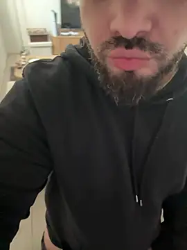 Snapshot of HairyArab90 chatting on 15, 2, 2026 HairyArab90 online show from 15, 2, 2026