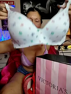 Snapshot of TheDime chatting on 7, 4, 2026 TheDime online show from 7, 4, 2026