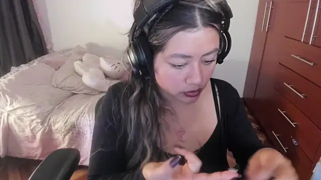 StephaniFox online show from 14, 12, 2025