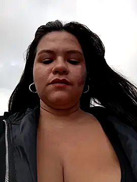 Snapshot of Julieta-tits chatting on 10, 1, 2025 Julieta-tits online show from 10, 1, 2025