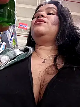 Snapshot of Julieta-tits chatting on 28, 1, 2025 Julieta-tits online show from 28, 1, 2025