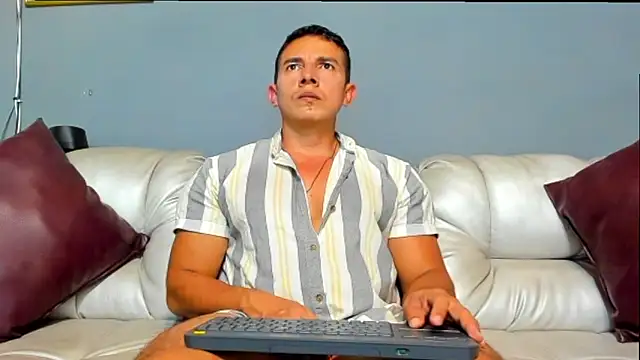 Snapshot of derekk_frostt chatting on 22, 6, 2026 derekk frostt online show from 22, 6, 2026