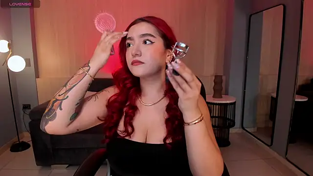 Snapshot of ViolettCastel chatting on 30, 10, 2025 ViolettCastel online show from 30, 10, 2025