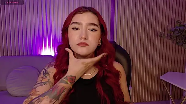 Snapshot of ViolettCastel chatting on 7, 11, 2025 ViolettCastel online show from 7, 11, 2025