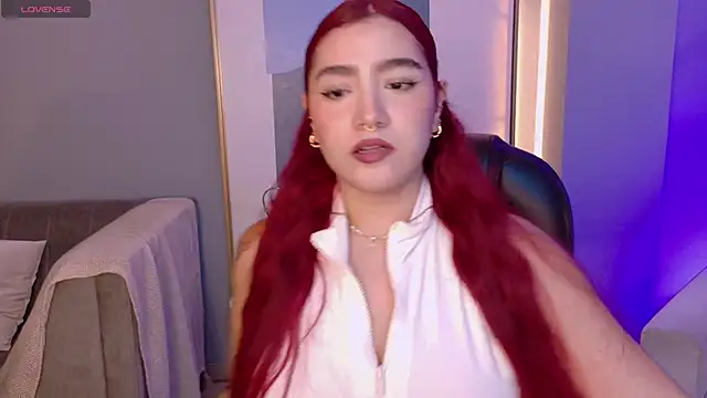 Snapshot of ViolettCastel chatting on 13, 11, 2025 ViolettCastel online show from 13, 11, 2025