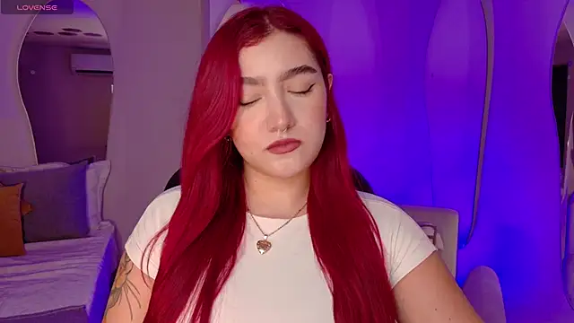 Snapshot of ViolettCastel chatting on 15, 11, 2025 ViolettCastel online show from 15, 11, 2025