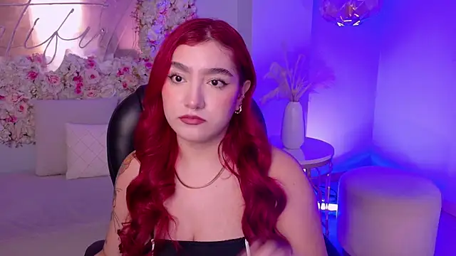 Snapshot of ViolettCastel chatting on 20, 11, 2025 ViolettCastel online show from 20, 11, 2025