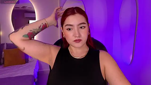 Snapshot of ViolettCastel chatting on 25, 11, 2025 ViolettCastel online show from 25, 11, 2025