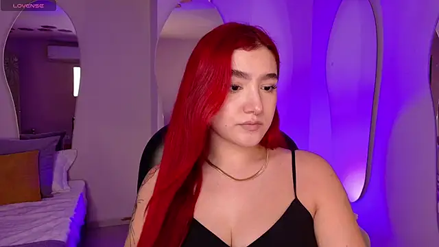 Snapshot of ViolettCastel chatting on 26, 11, 2025 ViolettCastel online show from 26, 11, 2025